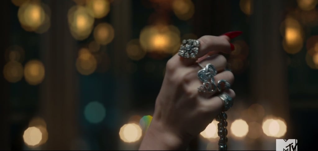 Taylor Swift's Style in "Look What You Made Me Do" Video