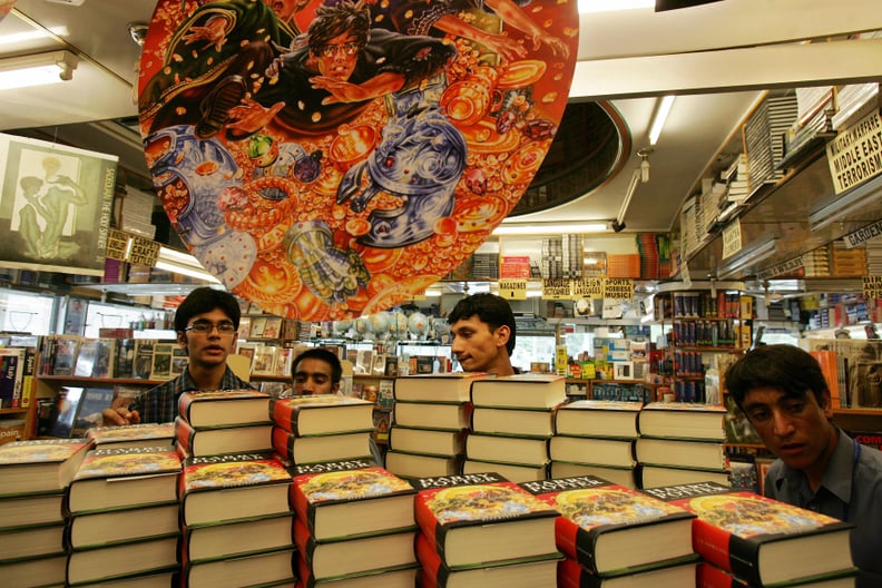 When These Fans Couldn't Help but Stop and Admire the Books in Pakistan