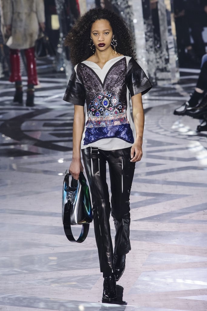 Louis Vuitton Fall 2016 Runway