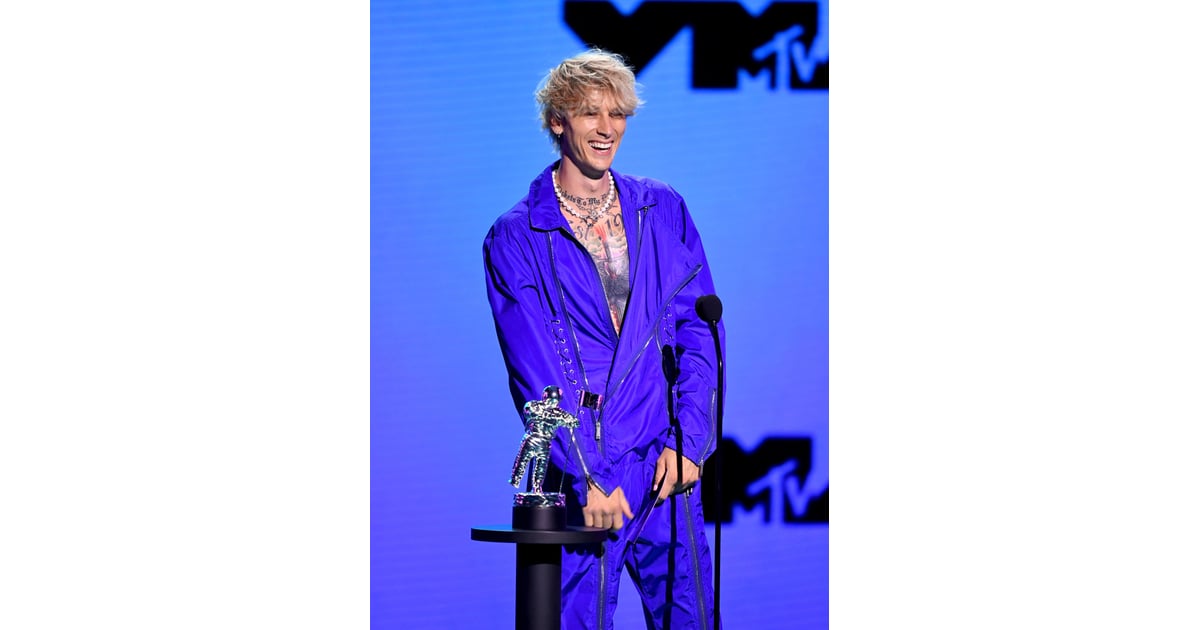 mgk vma outfit