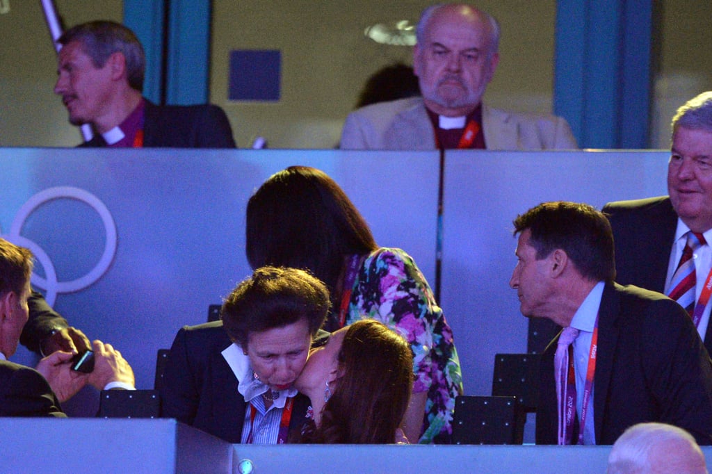 Kate gave her husband's aunt Princess Anne a kiss ...