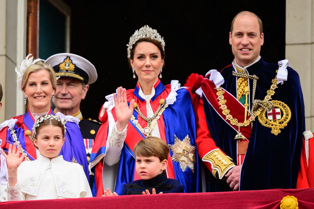 阳台上的皇室在国王的金宝搏app加冕