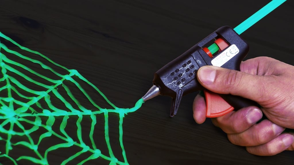 Create a glow-in-the-dark spiderweb in just a few minutes.