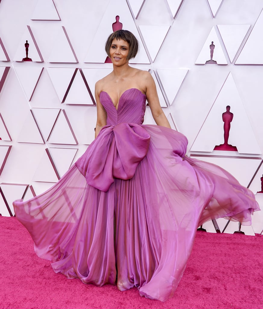 Halle Berry Debuted a Short Bob Haircut at the Oscars 2021