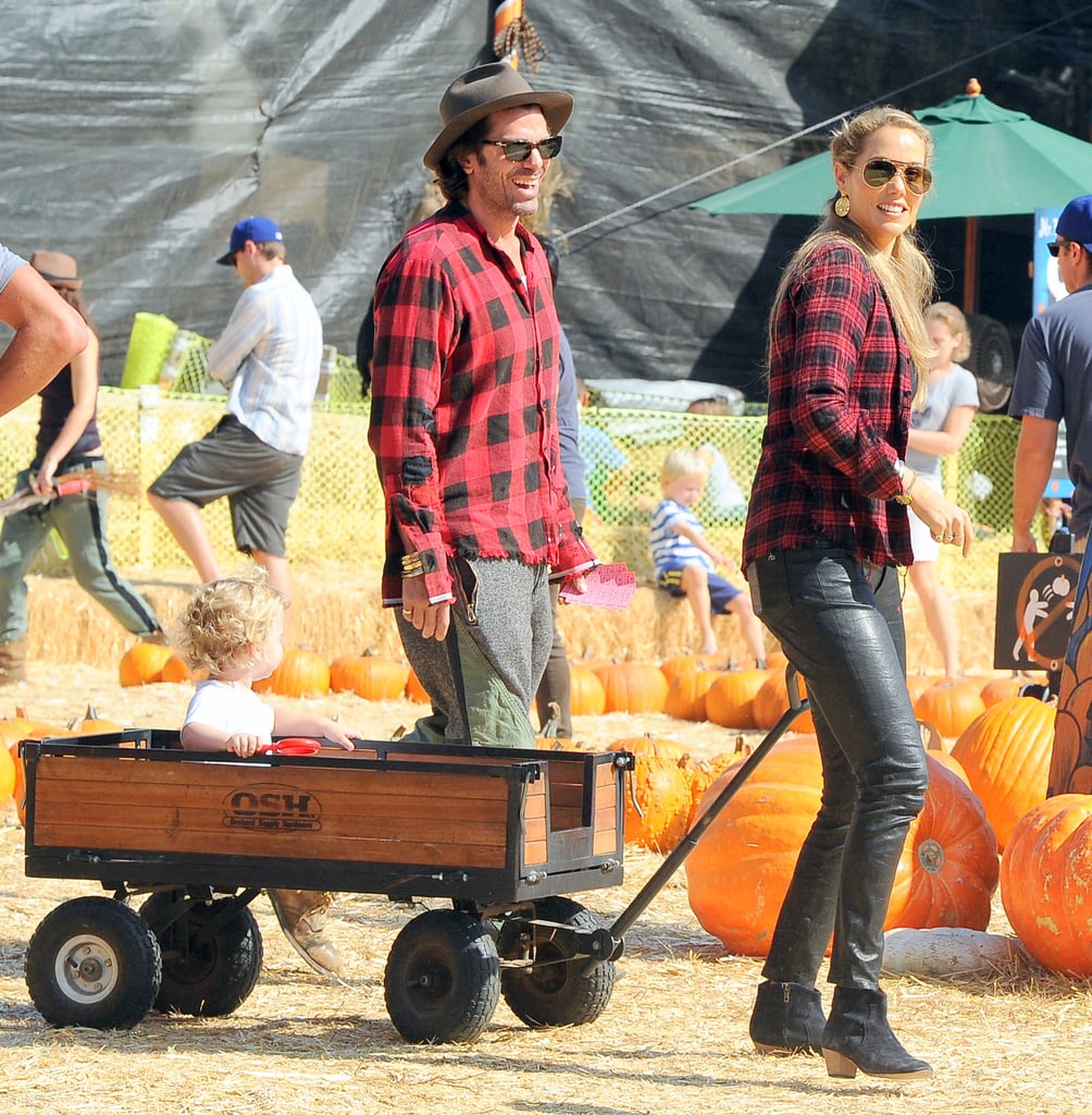 Elizabeth Berkley and her husband Greg Lauren showed Sky the Mr. Bones sights in a wagon.