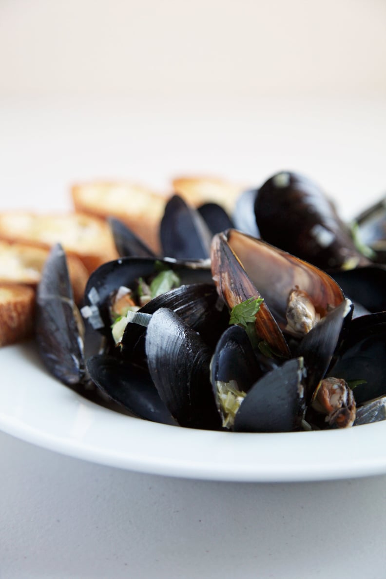 Julia Child's Steamed Mussels