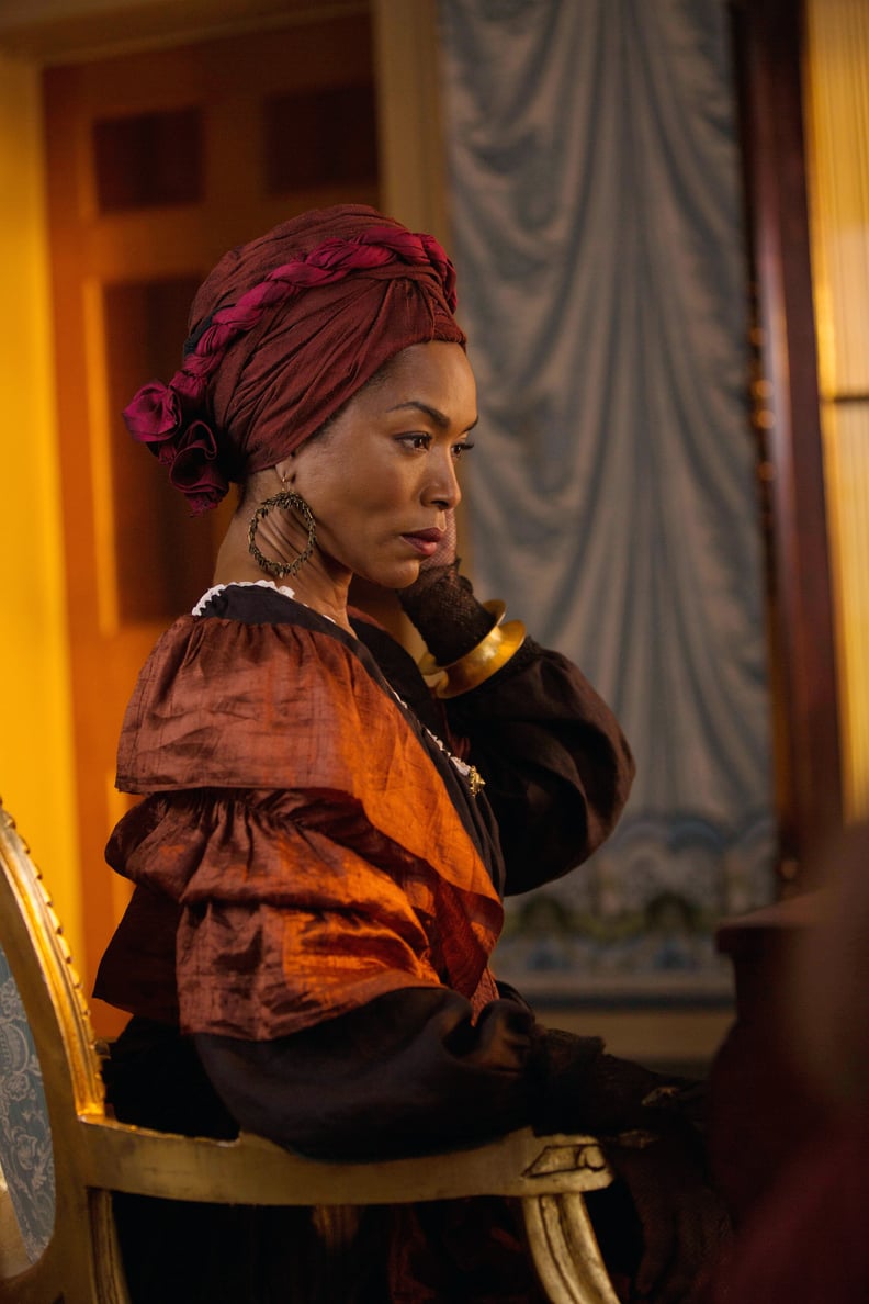 AMERICAN HORROR STORY: COVEN, Angela Bassett  as Marie Laveau in 'Bitchcraft' (Season 3, Episode 1, aired October 9, 2013), 2011-, ph: Michele K. Short/FX Networks/courtesy Everett Collection