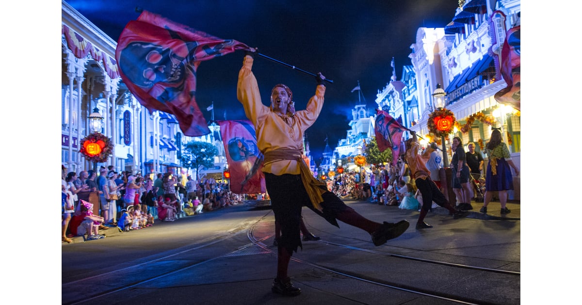 a-ghoulish-pirate-celebrates-mickey-s-not-so-scary-halloween-disney