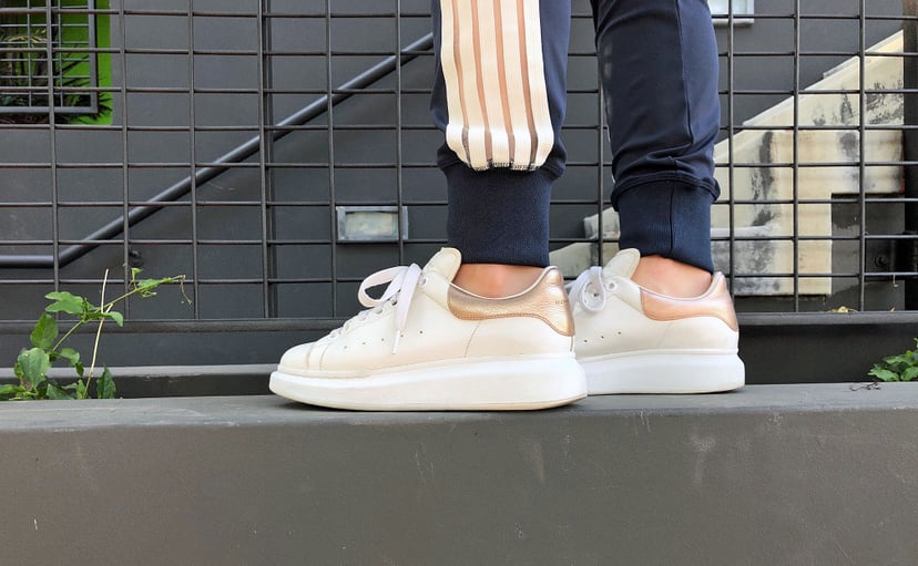 8 Alexander McQueen sneakers outfits ideas