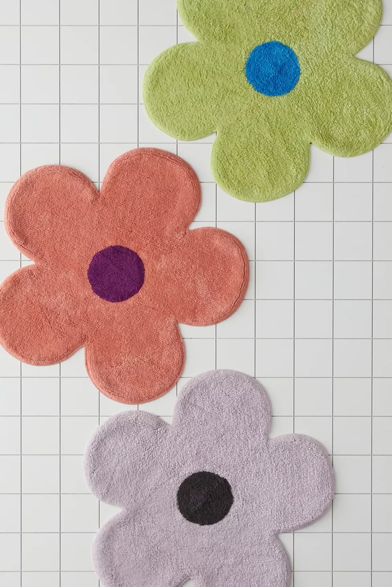 A '60s-Inspired Bath Mat: Flower Power Bath Mat