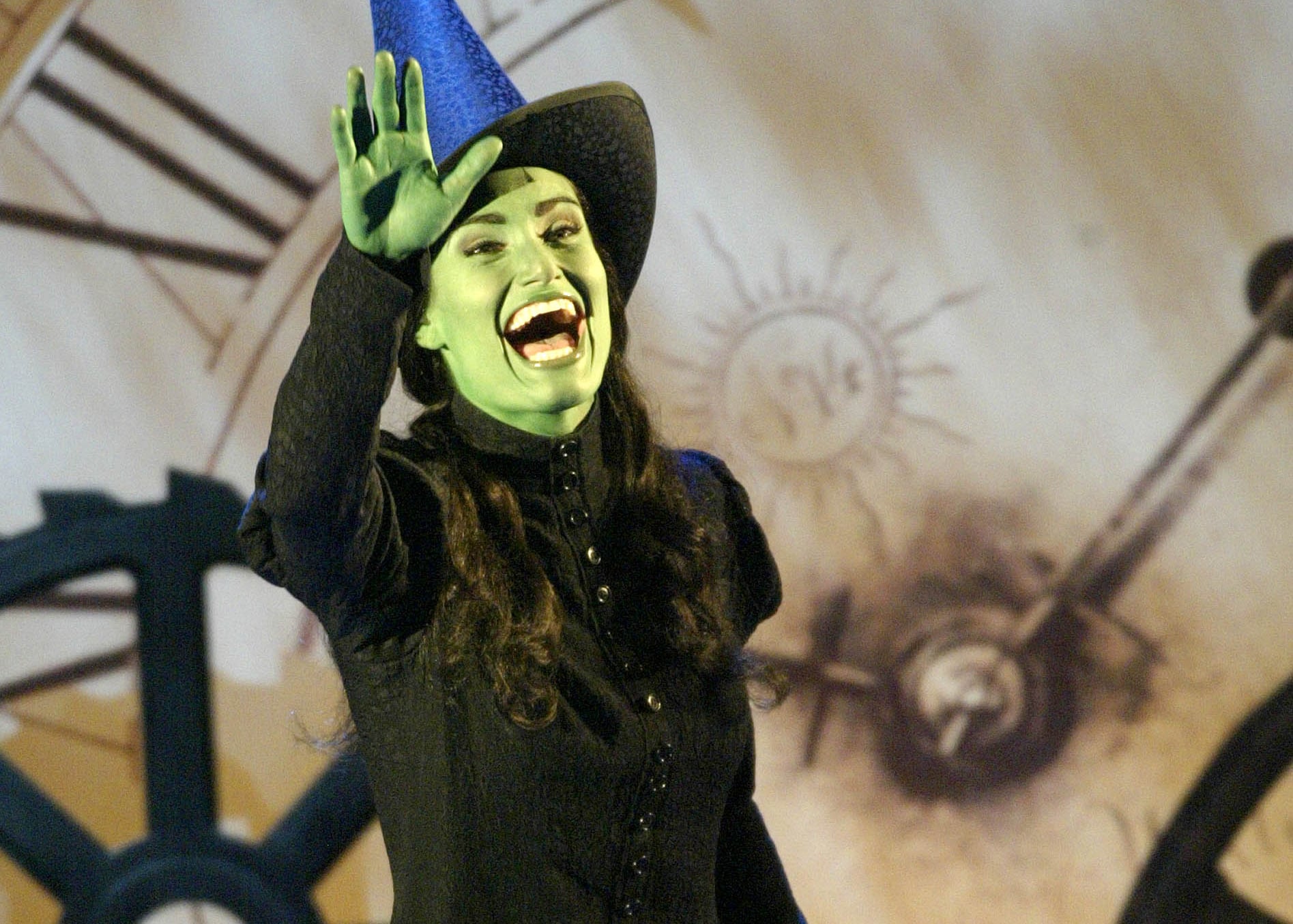 Idina Menzel Talks About Playing Elphaba In Wicked Popsugar Entertainment