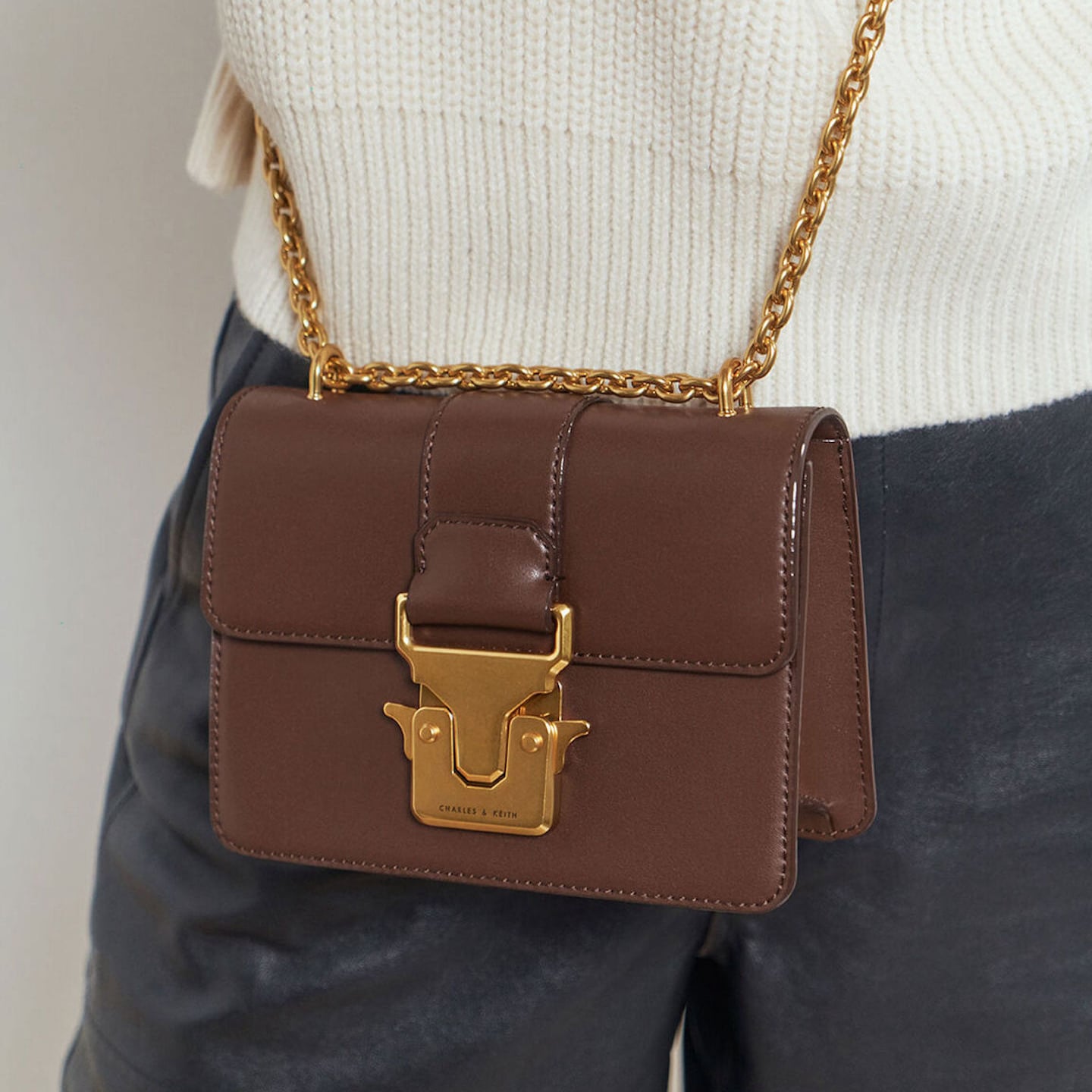 gold chain bag