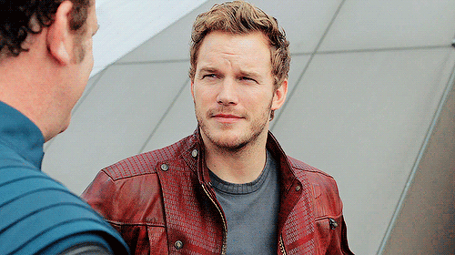 Chris Pratt Smirks | Pictures