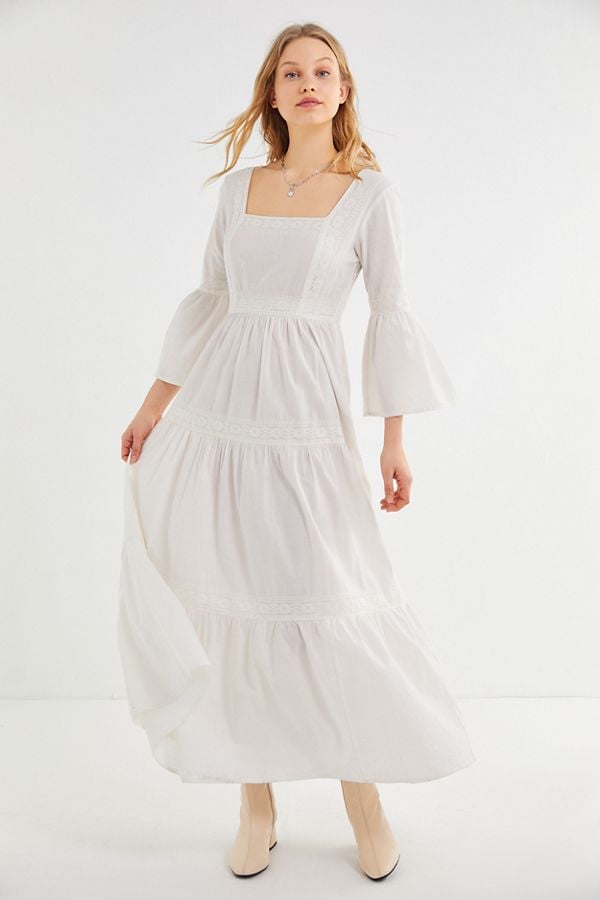 Laura Ashley UO Exclusive Bella Lace Trim Maxi Dress | Urban Outfitters ...