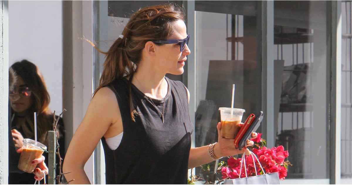 Jennifer Garner Getting Coffee in LA March 2016 POPSUGAR Celebrity
