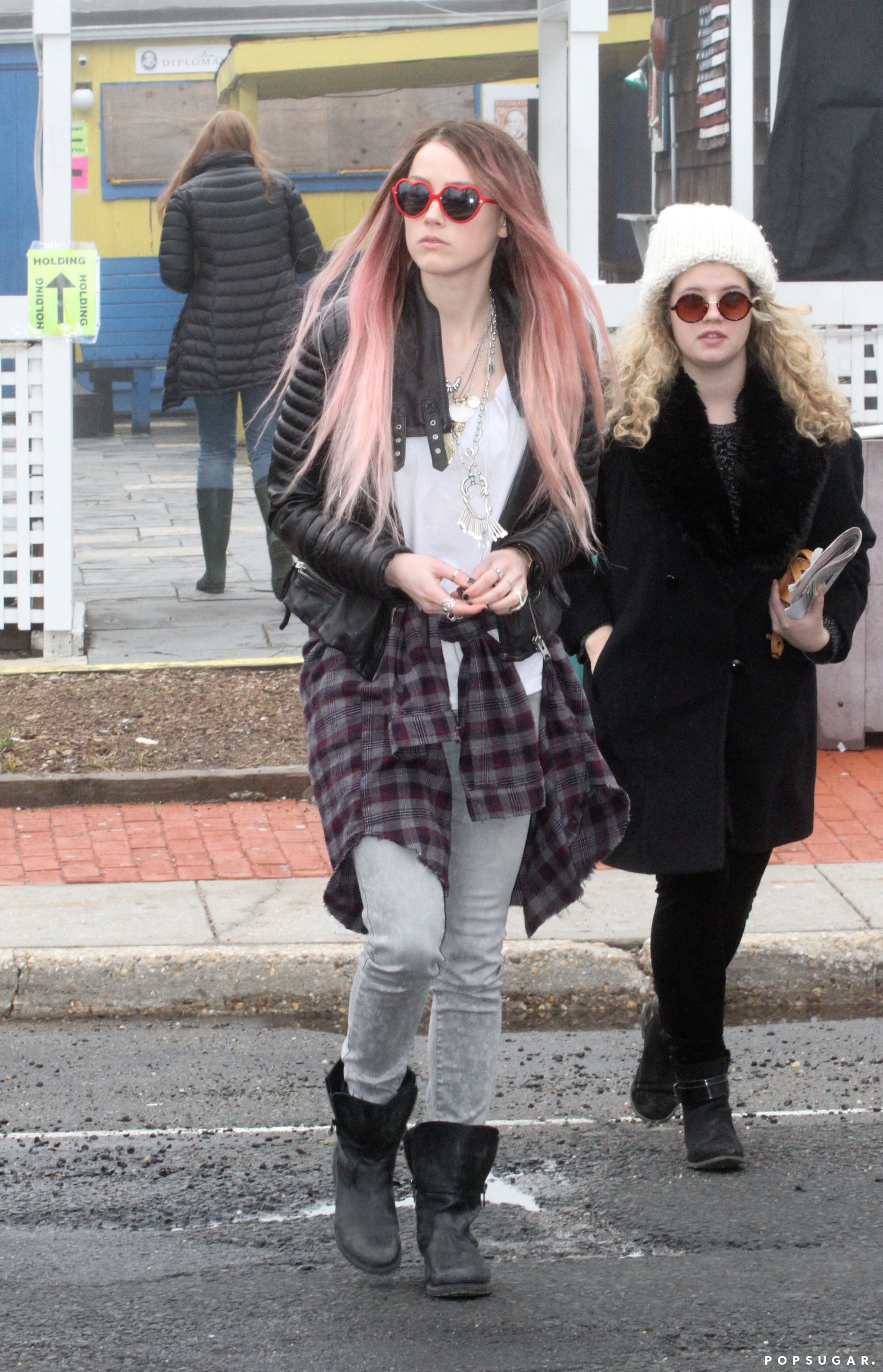 Amber Heard With Pink Hair Pictures Popsugar Celebrity