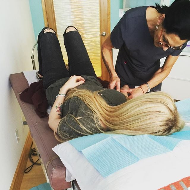 Avril Lavigne Posts About Lyme Disease November 2015