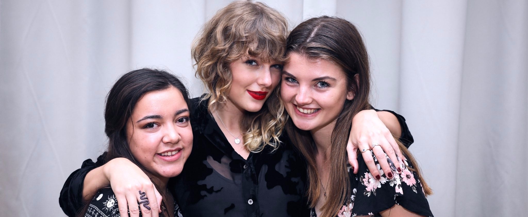 Taylor Swift Reputation Secret Sessions In London Pictures Popsugar Celebrity One time i hung out with taylor swift for 7 hours at her la house, listened to reputation in her living room, and ate pizza by her pool. taylor swift reputation secret sessions