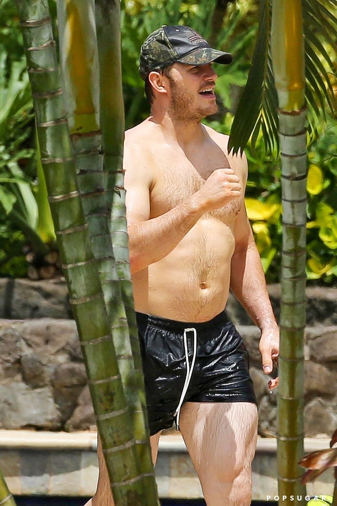 Chris Pratt Shirtless in Hawaii Pictures June 2018