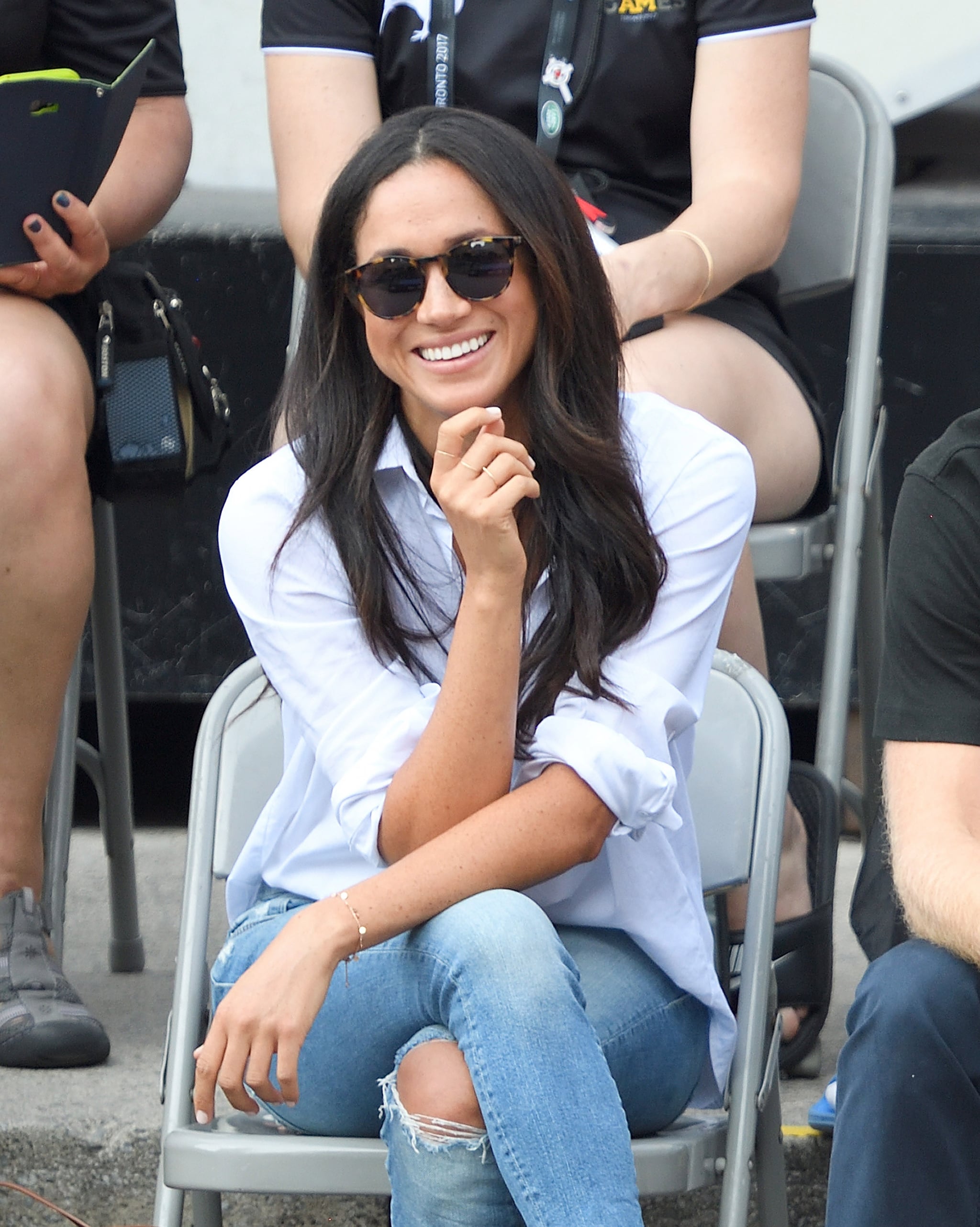 TORONTO, ON - SEPTEMBER 25:  Meghan Markle attends the Wheelchair Tennis on day 3 of the Invictus Games Toronto 2017 at Nathan Philips Square on September 25, 2017 in Toronto, Canada.  The Games use the power of sport to inspire recovery, support rehabilitation and generate a wider understanding and respect for the Armed Forces.  (Photo by Karwai Tang/WireImage)