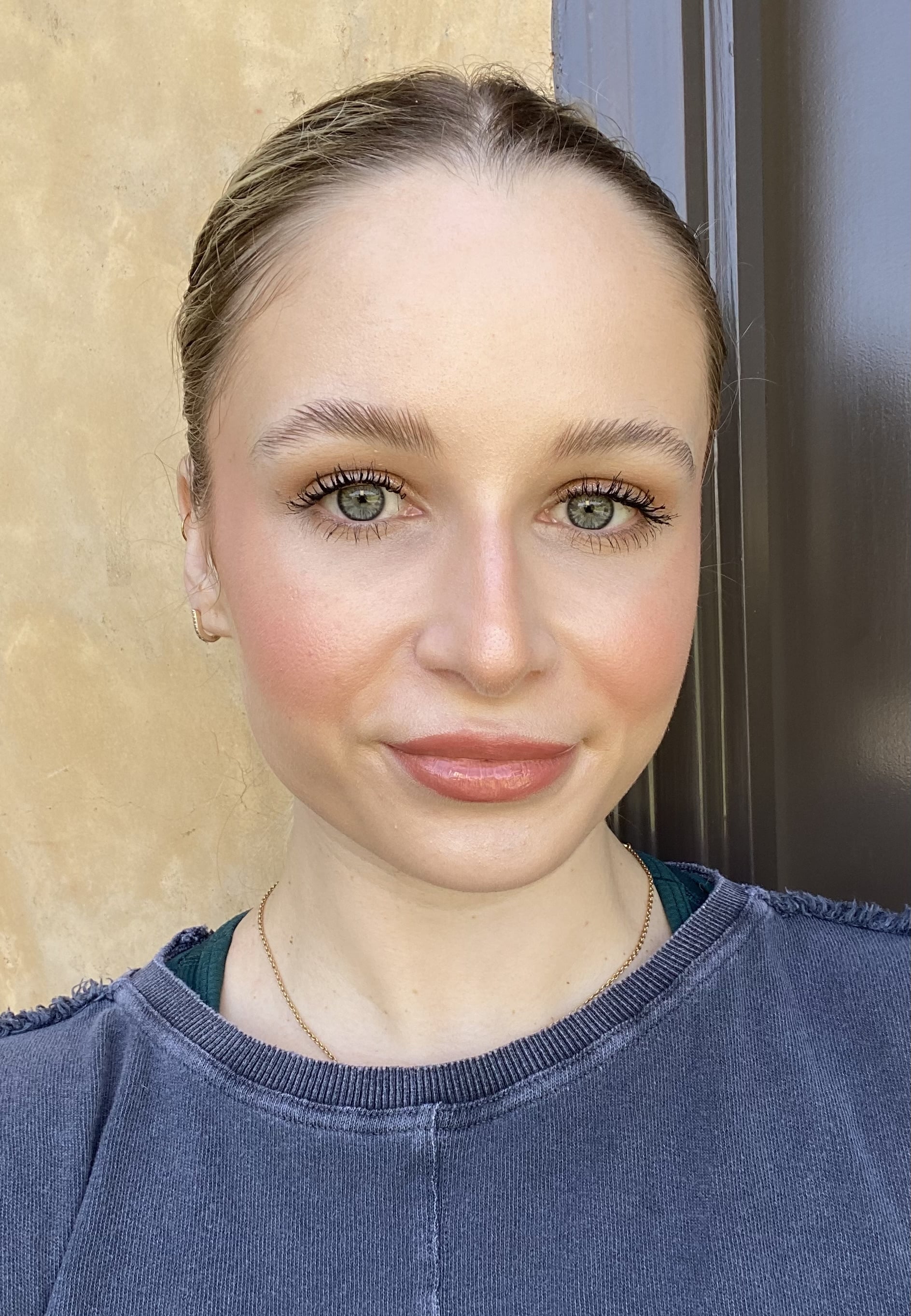 Taylor Wearing Kylie Cosmetics' Kylash Volume Mascara