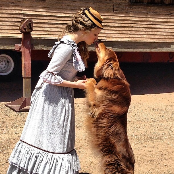 They Smooch on Set