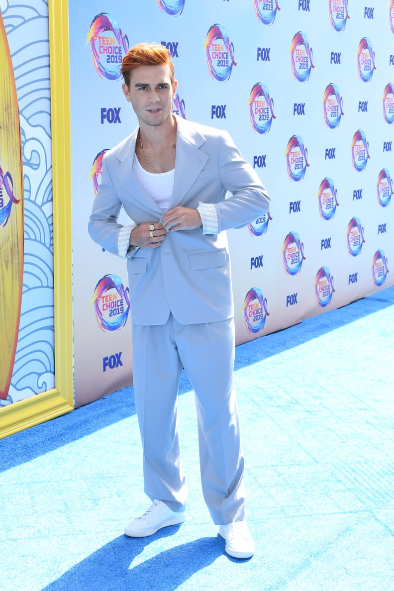 KJ Apa at the 2019 Teen Choice Awards