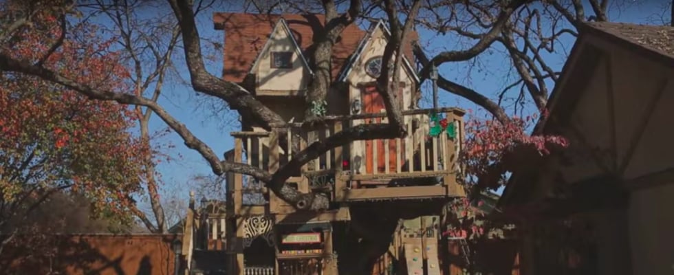 Grandparents Build Treehouse For Grandchildren