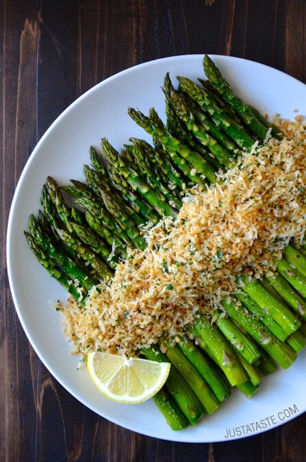 Roasted Asparagus With Cheesy Breadcrumbs