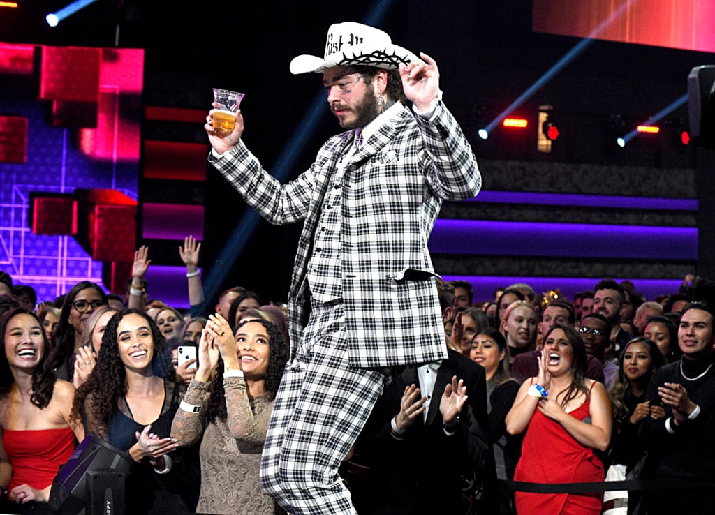 Watch Post Malone Dance to Shania Twain at the AMAs