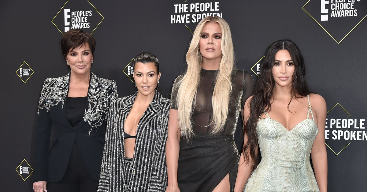 Die Familie Kardashian-Jenner füllte „Bridgerton“ mit Thanksgiving-Familienporträts