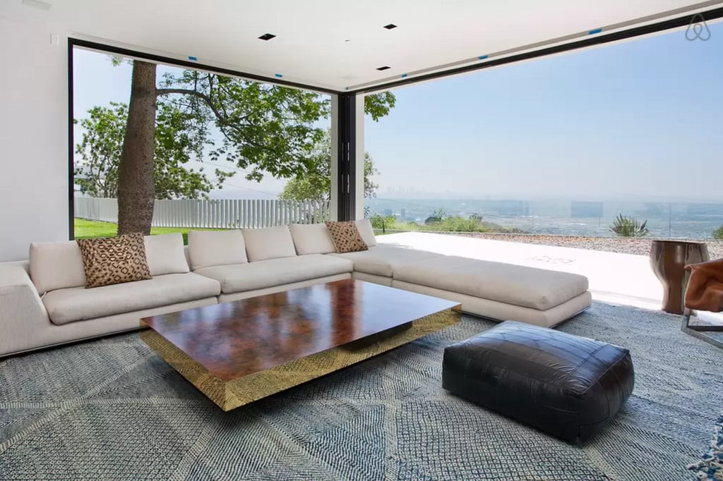 Joe Jonas's Airbnb Rental For Holidays 2015