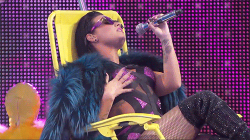 Demi Lovato's Performance at 2015 MTV VMAs