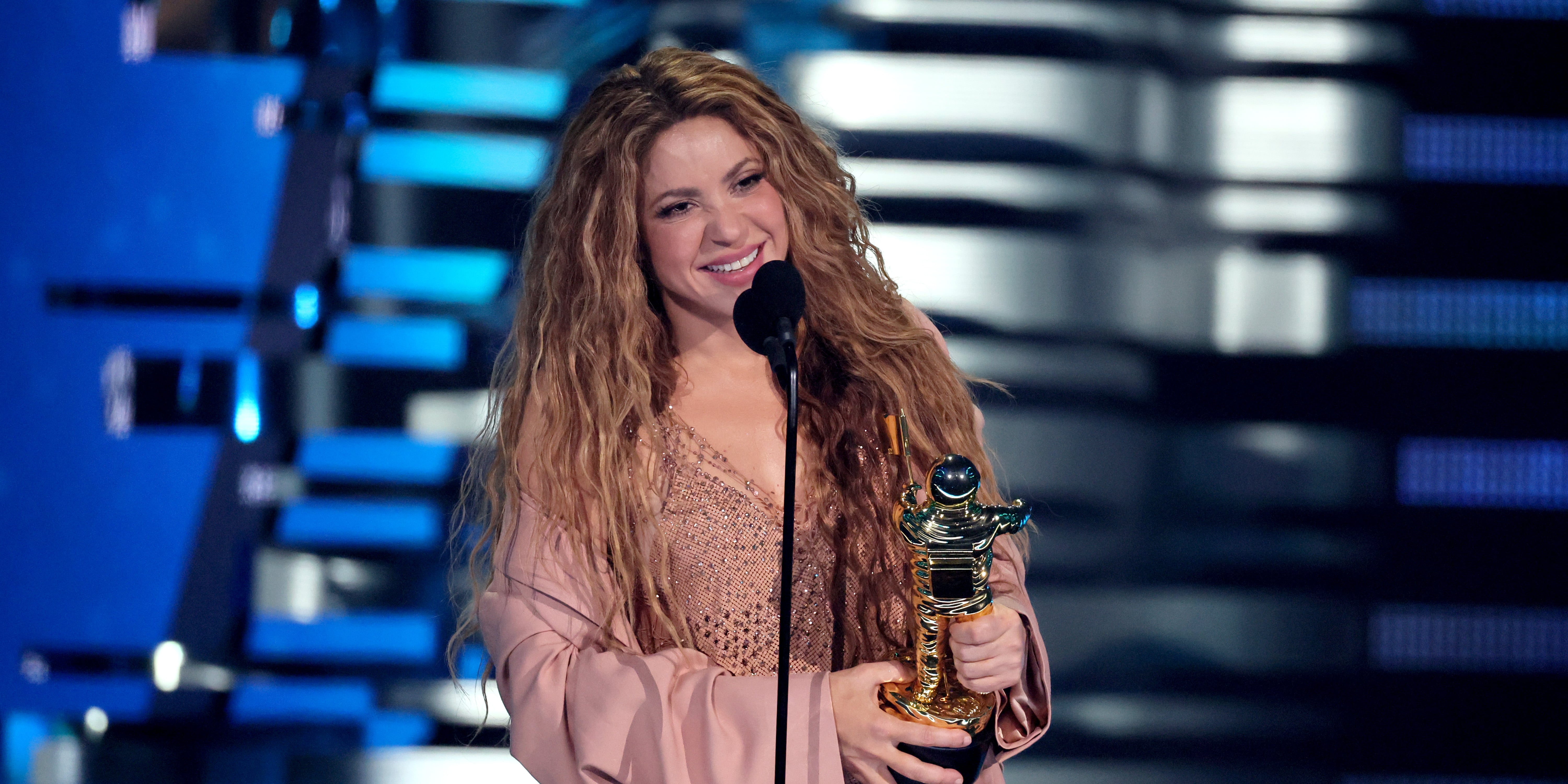 Shakira's MTV Video Vanguard Award Speech and Performance PS
