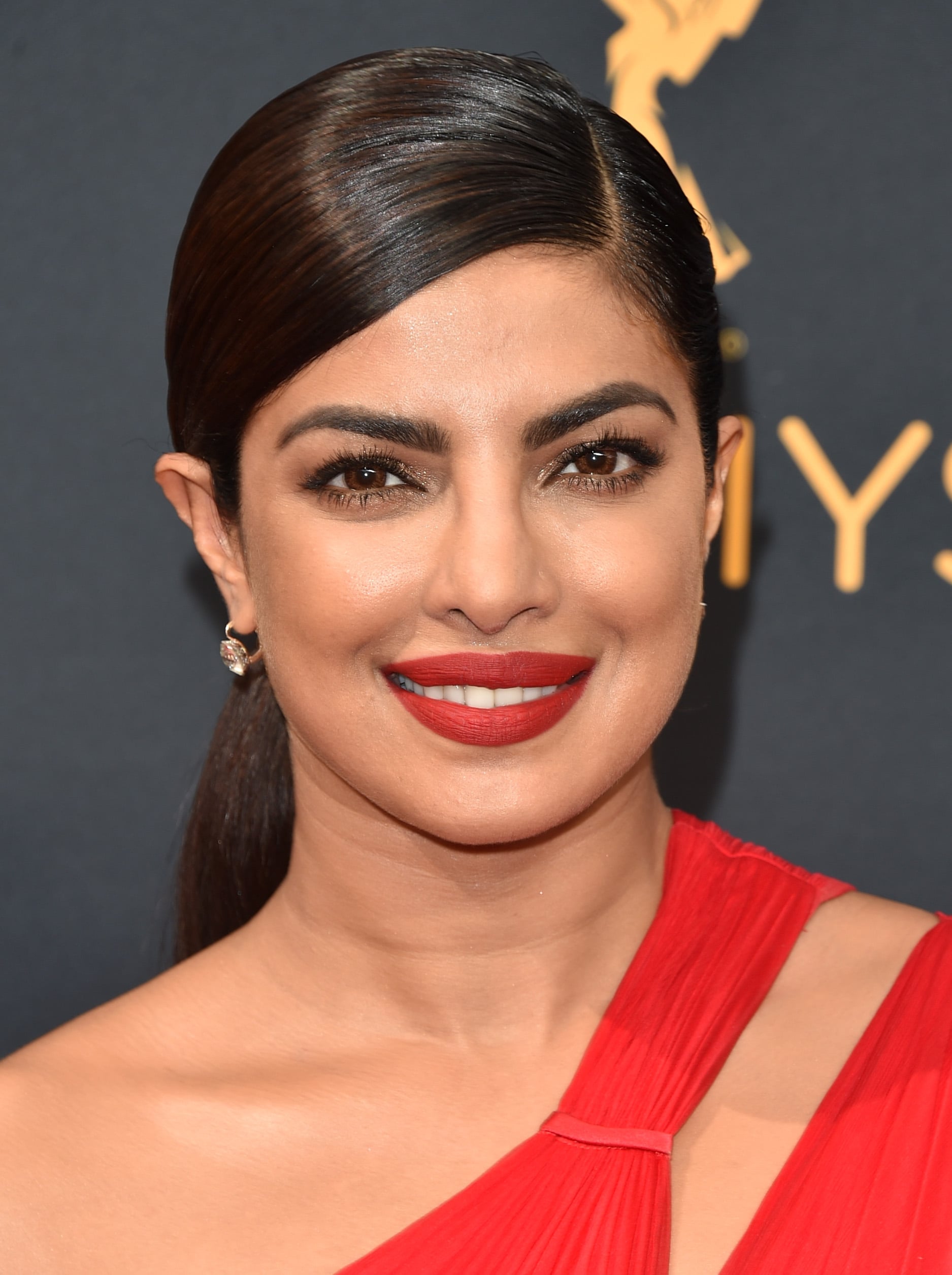 Getting Tan For Baywatch And Beach Body Ready Priyanka Chopra Subtly Changes Her Eyebrows And Eye Color For Different Acting Roles Popsugar Beauty Photo 8