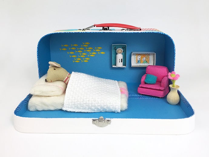 Traveling Lunchbox Dollhouse