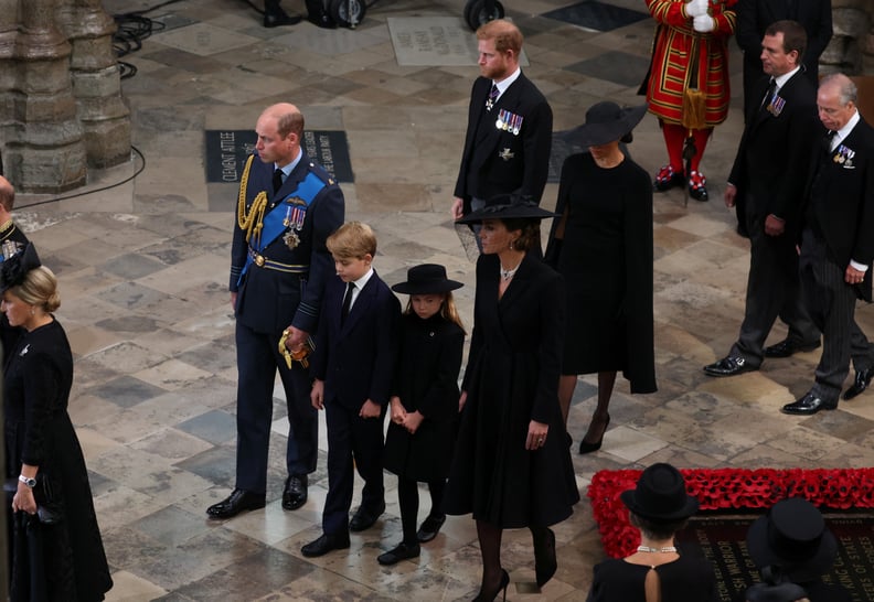 英国伦敦,9月19日:威廉王子,威尔士王子,乔治·威尔士王子公主夏洛特的威尔士,凯瑟琳,威尔士王妃,哈里王子,苏塞克斯和梅根·公爵,公爵夫人苏塞克斯在t遵循英国女王伊丽莎白二世的棺材