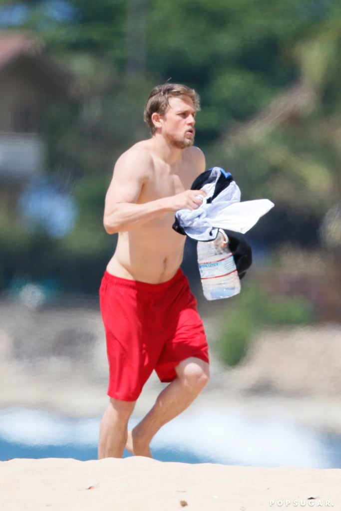 Charlie Hunnam and Ben Affleck Shirtless in Hawaii Pictures