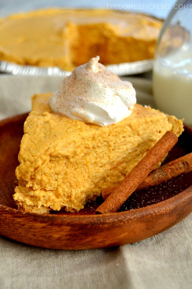 No-Bake Pumpkin Marshmallow Pie | Best Thanksgiving ...