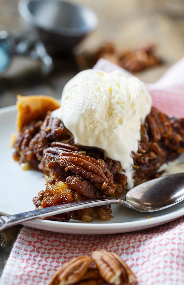 Crockpot Pecan Pie | Easy Thanksgiving Dessert Recipes That Don't Skimp ...