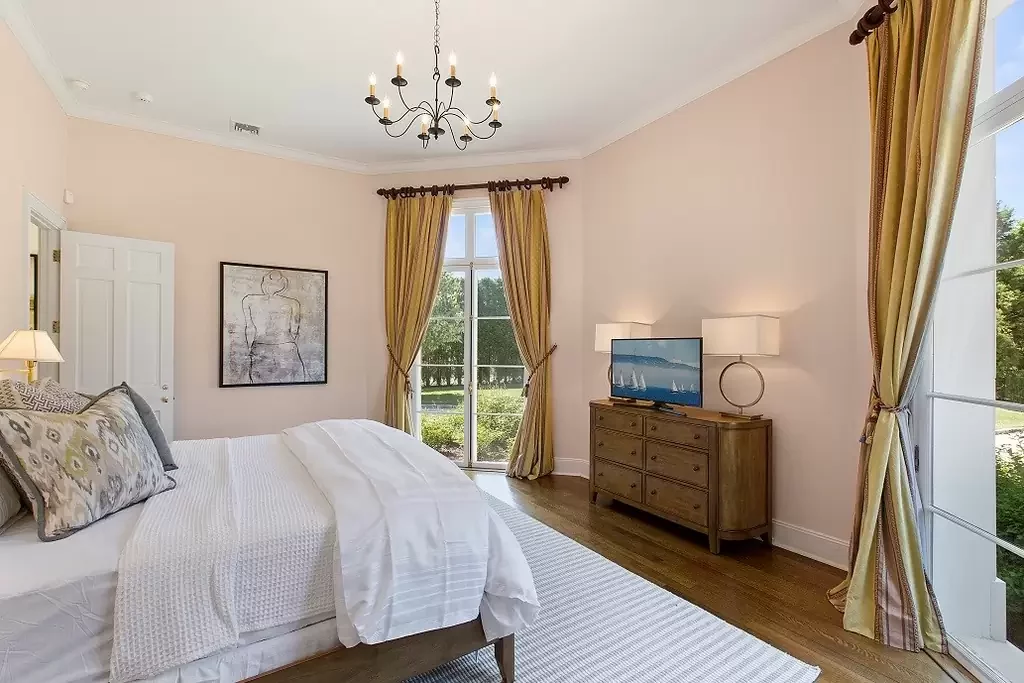 Nick Jonas Hamptons Summer Home Pictures