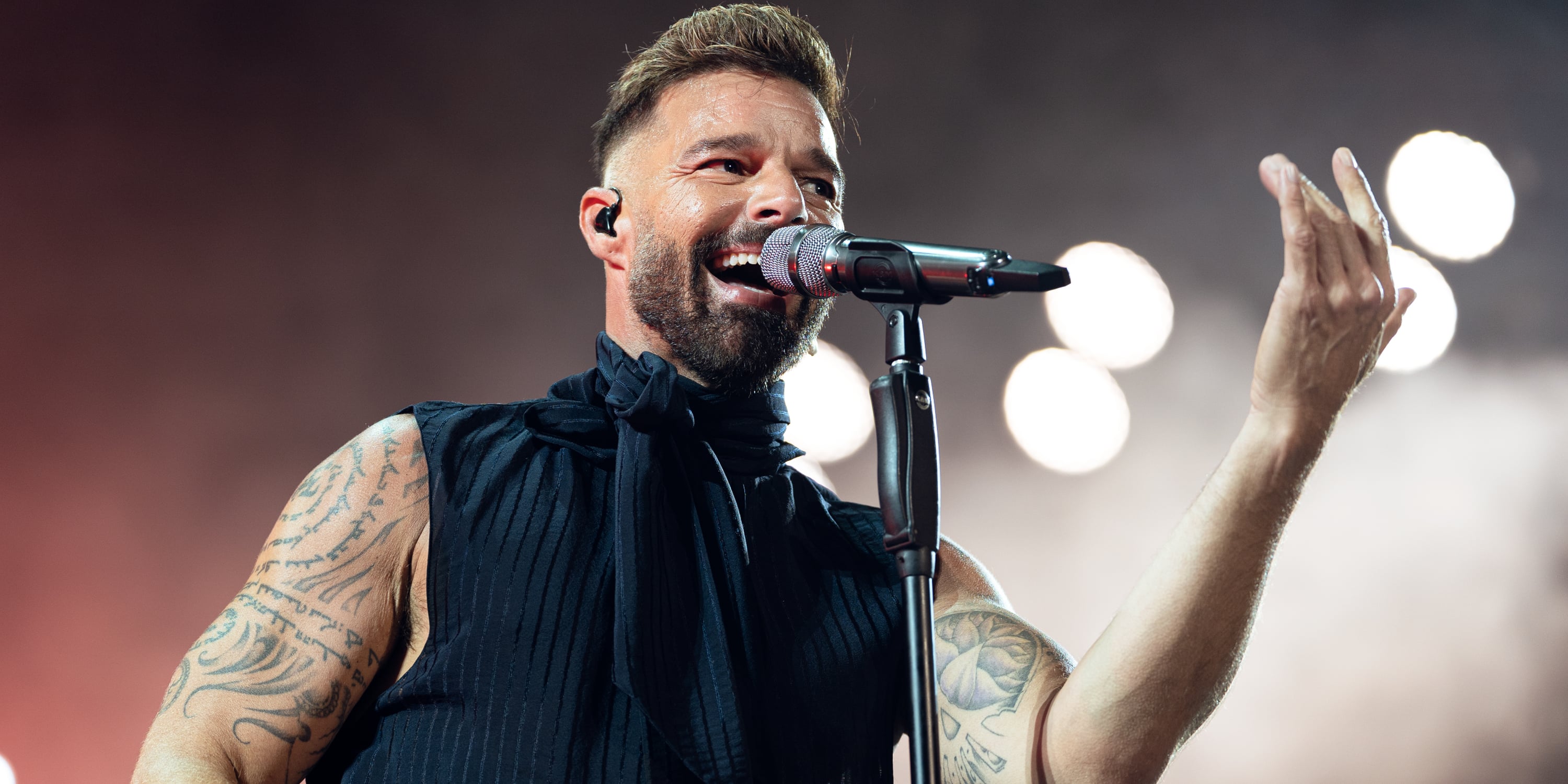 Ricky Martin Performs on Stage With His 14-Year-Old Sons - Vimarsana News
