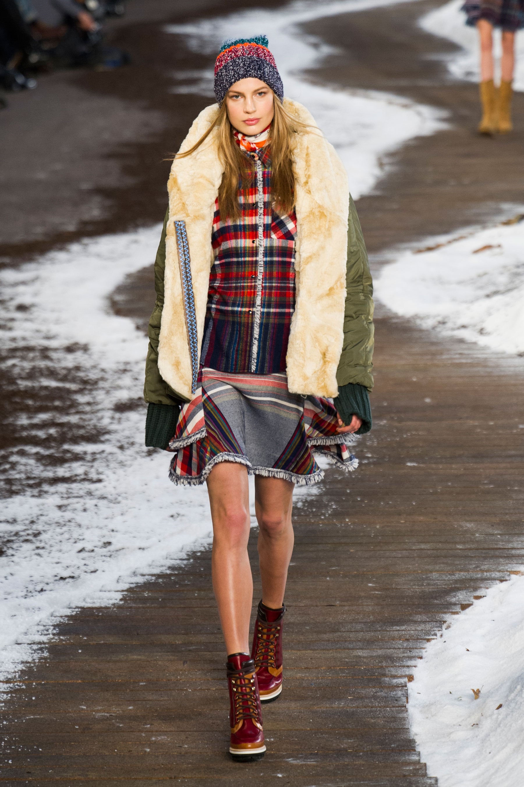 Matron lettergreep Straat Tommy Hilfiger Fall 2014 | We Want to Do More Than Après-Ski With Tommy  Hilfiger | POPSUGAR Fashion Photo 2