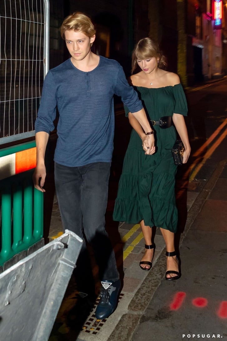 Taylor Swift And Joe Alwyn Holding Hands In London 2018 Popsugar Celebrity Photo 4