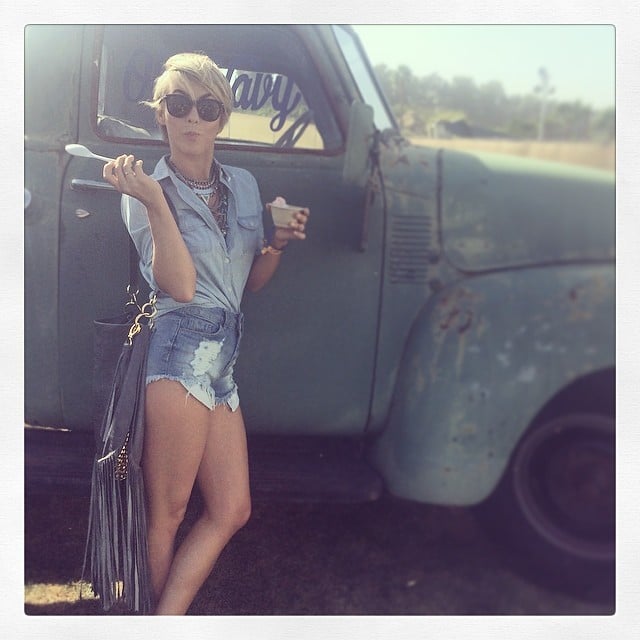 Julianne Hough snacked on a cool treat.
Source: Instagram user juleshough