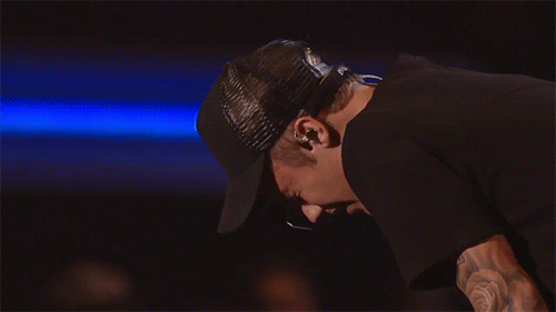Justin Bieber Crying at the MTV VMAs 2015