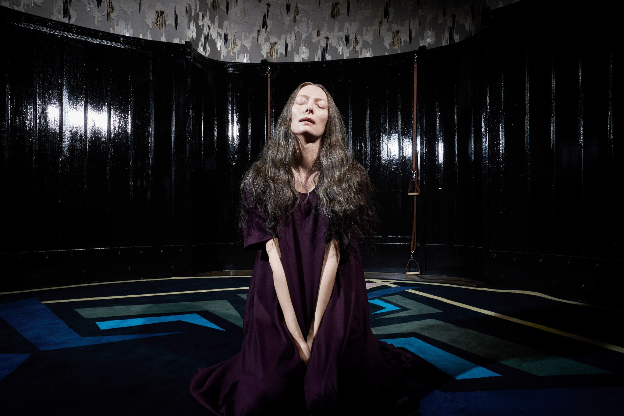 SUSPIRIA, Tilda Swinton, 2018. ph: Alessio Bolzoni/ Amazon Studios/courtesy Everett Collection