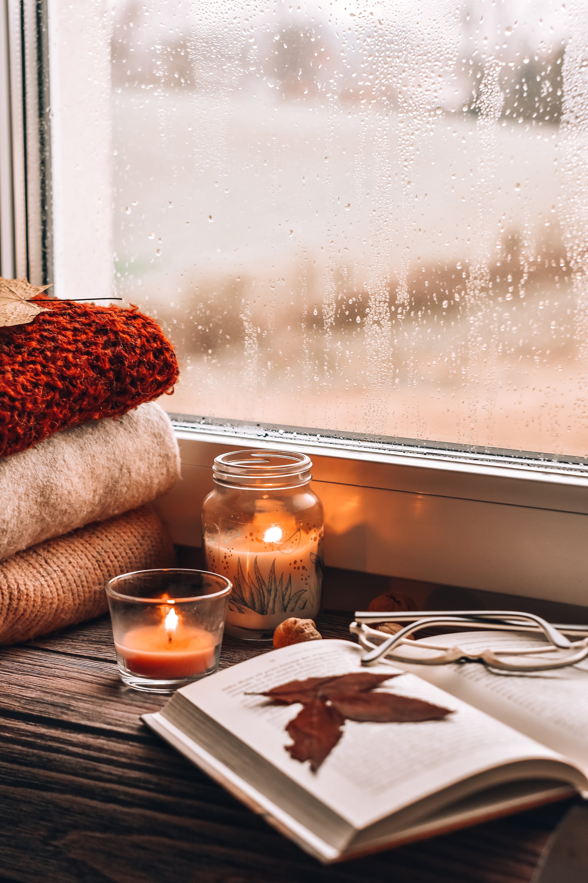 Fall Background: Rainy Day iPhone Wallpaper | 50 Fall iPhone Wallpapers  That'll Instantly Make You Feel Cozy | POPSUGAR Tech Photo 29