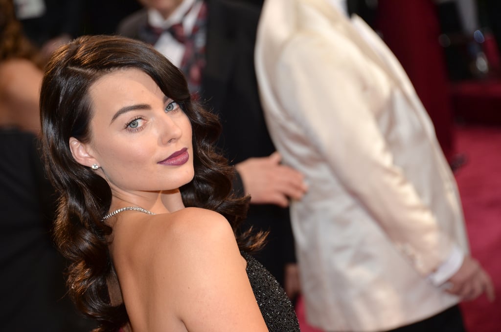 Margot Robbie wore a Forevermark diamond necklace and earrings.