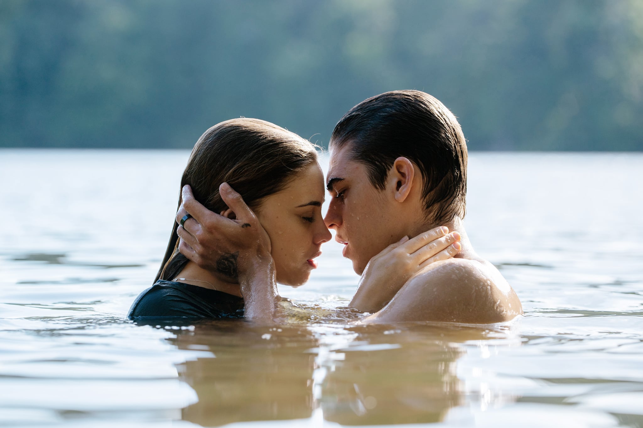 AFTER, from left: Josephine Langford, Hero Fiennes Tiffin, 2019. ph: Quantrell D. Colbert/  Aviron Pictures /courtesy Everett Collection